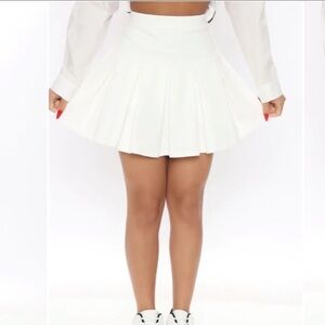 Cream pleated skirt